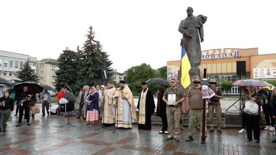У Рівному попрощалися із загиблим бійцем Сергієм Смирновим У Рівному попрощалися із загиблим бійцем Сергієм Смирновим