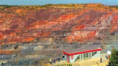 Кар'єр, дамба, водоспади. У Кривому Розі запустили онлайн-мандрівки містом