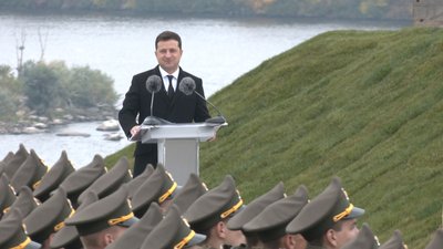 На Хортиці склали присягу ліцеїсти. До них звернувся Зеленський На Хортиці склали присягу ліцеїсти. До них звернувся Зеленський