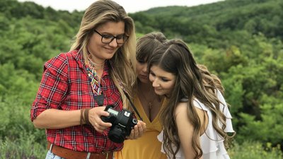 Полтавська фотографиня організувала благодійний проєкт для вагітних переселенок Полтавська фотографиня організувала благодійний проєкт для вагітних переселенок