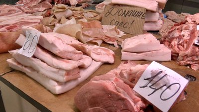 М'ясо та сало на тернопільському ринку М'ясо та сало на тернопільському ринку