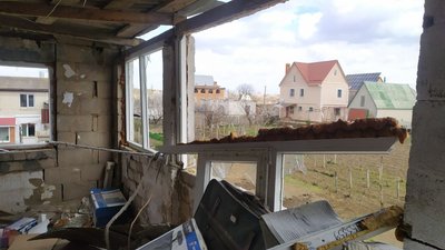 Обстріли в Миколаєві. Будинки, в яких нещодавно жили люди в Балабанівці, покинуті та зруйновані. Обстріли в Миколаєві. Будинки, в яких нещодавно жили люди в Балабанівці, покинуті та зруйновані.
