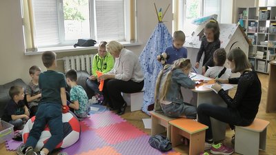 У Запорізькій бібліотеці відкрили простір для переселенок У Запорізькій бібліотеці відкрили простір для переселенок