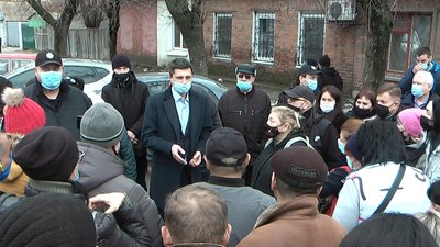 У Запоріжжі працівники ринку Анголенка перекрили дорогу У Запоріжжі працівники ринку Анголенка перекрили дорогу