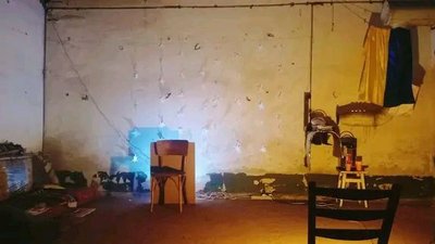 "Краще хай будуть бомбосховища театрами, ніж театри бомбосховищами": житель з Херсонщини грає вистави та допомагає ЗСУ