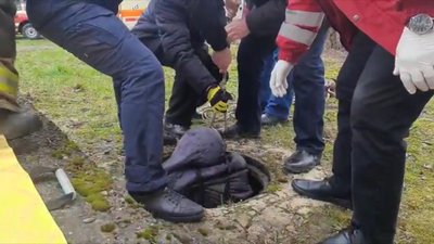 Прикарпатські надзвичайники врятували жінку, яка більше доби була затиснена у колекторі теплотраси Прикарпатські надзвичайники врятували жінку, яка більше доби була затиснена у колекторі теплотраси