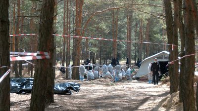 Уявіть — місто завалене трупами: розповідь ритуальника, який ховав людей в Ізюмському лісі Уявіть — місто завалене трупами: розповідь ритуальника, який ховав людей в Ізюмському лісі