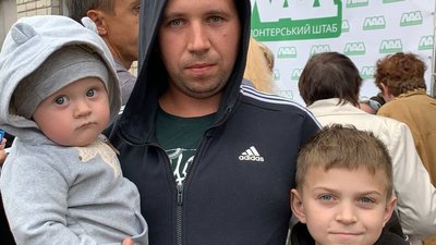 Продукти для переселенців роздали у Черкасах Продукти для переселенців роздали у Черкасах