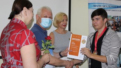 Молодь Херсона - переможці Всеукраїнського конкурсу-захисту наукових робіт Молодь Херсона - переможці Всеукраїнського конкурсу-захисту наукових робіт