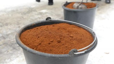 У Кракові, за прикладом Львова, посипатимуть доріжки кавовою гущею