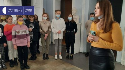 Викладачка сумської художньої школи Аліна Ігнатьєва представила свої "Графічні історії" Викладачка сумської художньої школи Аліна Ігнатьєва представила свої "Графічні історії"