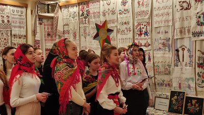 Чому взимку прилітала ластівочка і навіщо водили козу: як щедрували на Черкащині
