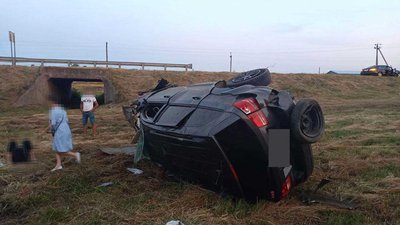 Злетіли з дороги: на Рівненщині в ДТП травмувалася сім'я з дітьми, батько – у комі