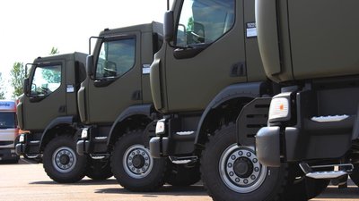 ЄС передасть українській армії понад 90 військових вантажівок