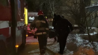 Пожежа в черкаській багатоповерхівці: евакуювали восьмеро людей, двох ушпиталили Пожежа в черкаській багатоповерхівці: евакуювали восьмеро людей, двох ушпиталили