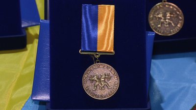 Відзнакою "Брат за брата" нагородили іноземних інструкторів-медиків у Франківську Відзнакою "Брат за брата" нагородили іноземних інструкторів-медиків у Франківську