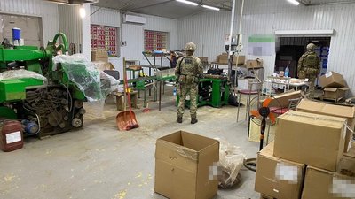 СБУ викрила групу осіб, які вирощували на Херсонщині контрабандний тютюн