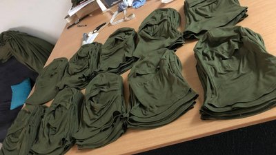 У Чернівцях вимушені переселенці налаштували виробництво бронежилетів У Чернівцях вимушені переселенці налаштували виробництво бронежилетів