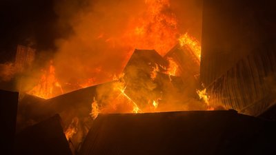 РФ атакувала Одещину: пожежі в житлових будинках, на АЗС і в порту, є постраждалі