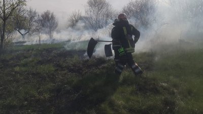 За добу рятувальники Дніпропетровщини загасили 15 пожеж в екосистемах