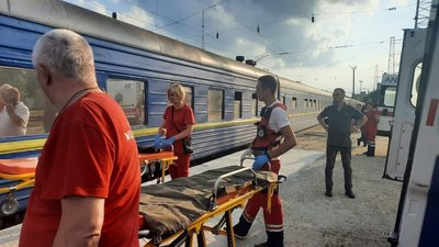 До Львова на лікування прибули 5 важкопоранених людей з території бойових дій До Львова на лікування прибули 5 важкопоранених людей з території бойових дій