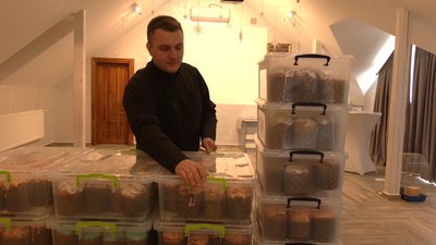 Від їжі до амуніції. Як у Франківську працює волонтерський штаб при монастирі святого Йосифа Від їжі до амуніції. Як у Франківську працює волонтерський штаб при монастирі святого Йосифа