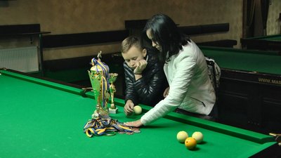 Хмельниччина: як тренується та про що мріє наймолодший чемпіон України з більярду.Фото: Суспільне Хмельниччина: як тренується та про що мріє наймолодший чемпіон України з більярду.Фото: Суспільне