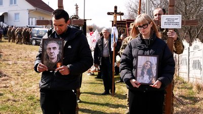 Похорон, Володимир та Анеля Шкрумеляки, Добротів, Франківщина