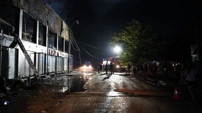 Масштабну пожежу у Виноградові ліквідували рятувальники Масштабну пожежу у Виноградові ліквідували рятувальники
