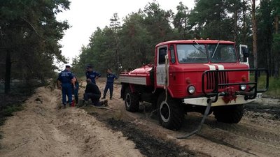 Пожежі на Кінбурнській косі тривають понад тиждень Пожежі на Кінбурнській косі тривають понад тиждень