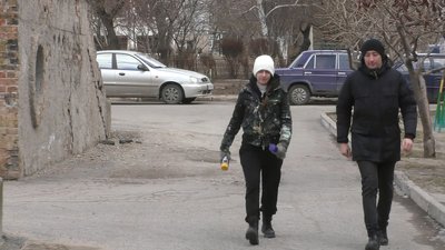 У Запоріжжі подружжя підкорегувало мурал. Хто вони й чому це було на часі У Запоріжжі подружжя підкорегувало мурал. Хто вони й чому це було на часі