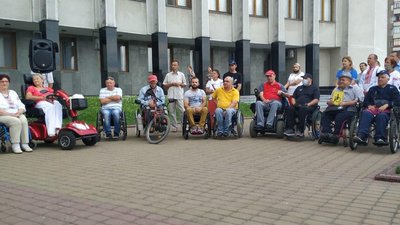 Мікроавтобус тепер є у волинській спортивній дитячо-юнацькій школі для людей з інвалідністю Мікроавтобус тепер є у волинській спортивній дитячо-юнацькій школі для людей з інвалідністю