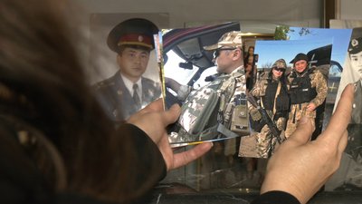 Світлини, на яких Сергій Лі під час служби Світлини, на яких Сергій Лі під час служби