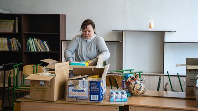 Дніпровські волонтери допомагають евакуюватися людям з Харкова Дніпровські волонтери допомагають евакуюватися людям з Харкова