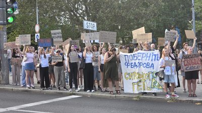 Миколаївці вшосте вийшли на мітинг проти звільнення міністра оборони Федорова