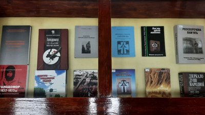 Виставка "Свічка на підвіконні", присвячена подіям Голодоморів. Листопад 2023. Тернопіль Виставка "Свічка на підвіконні", присвячена подіям Голодоморів. Листопад 2023. Тернопіль