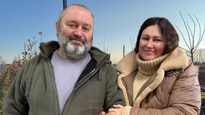 Зберігаємо прапор як найбільшу цінність: маріупольці про зниклу безвісти доньку, мову та "сади перемоги" на Стрийщині