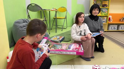 "Для мене бібліотека — це затишок": лучанка 48 років працює у книгозбірні