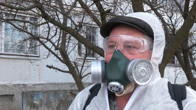 На Харківщині волонтери дезінфікують дороги та під'їзди На Харківщині волонтери дезінфікують дороги та під'їзди