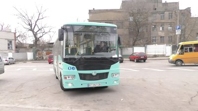У Херсоні міські автобуси та тролейбуси з 18-го березня возитимуть по 10 пасажирів