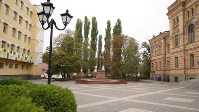 Пам’ятник Володимирові Винниченку