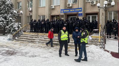 У Черкасах мітинг У Черкасах мітинг