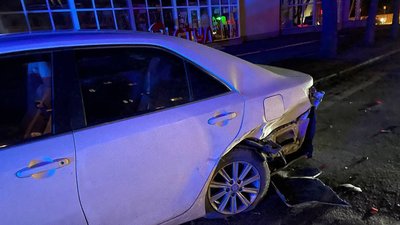 У Сумах на вулиці Чорновола сталася автомобільна аварія: є травмовані