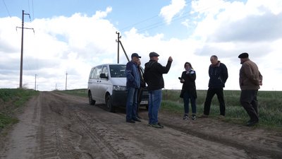 На Рівненщині група людей виступає проти будівництва сміттєсортувального заводу