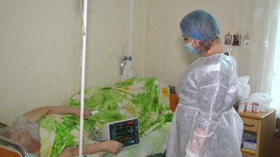 "Щодня заповнена на 90-95%". Як лікують COVID-19 у Хмільницькій районній лікарні на Вінниччині "Щодня заповнена на 90-95%". Як лікують COVID-19 у Хмільницькій районній лікарні на Вінниччині