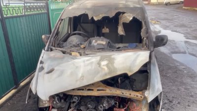 Горіла волонтерська автівка ветерана з Вінниччини Романа Кашпура: він підозрює підпал Горіла волонтерська автівка ветерана з Вінниччини Романа Кашпура: він підозрює підпал