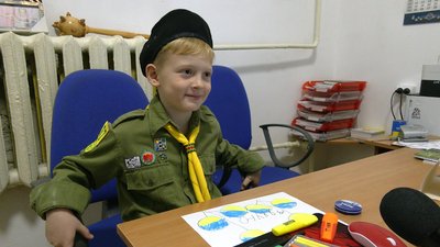 "Щоб зрозуміли, що не дарма б'ються": рівненські пластуни відправили подарунки воїнам на Схід "Щоб зрозуміли, що не дарма б'ються": рівненські пластуни відправили подарунки воїнам на Схід