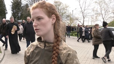 "Першим йшов у бій, останнім з нього виходив". У Вовчинці Івано-Франківської громади поховали воїна Олега Койляка "Першим йшов у бій, останнім з нього виходив". У Вовчинці Івано-Франківської громади поховали воїна Олега Койляка