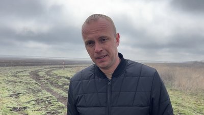 Заступник голови фермерського господарства Артем Пекар. Заступник голови фермерського господарства Артем Пекар.