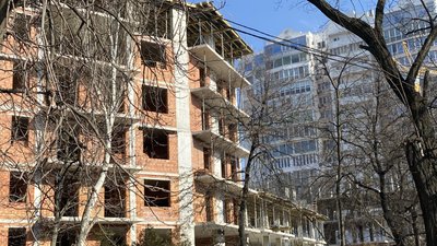 Будівництво ЖК на місці тенісних кортів в Одесі: до суду не прийшли представники забудовника Будівництво ЖК на місці тенісних кортів в Одесі: до суду не прийшли представники забудовника